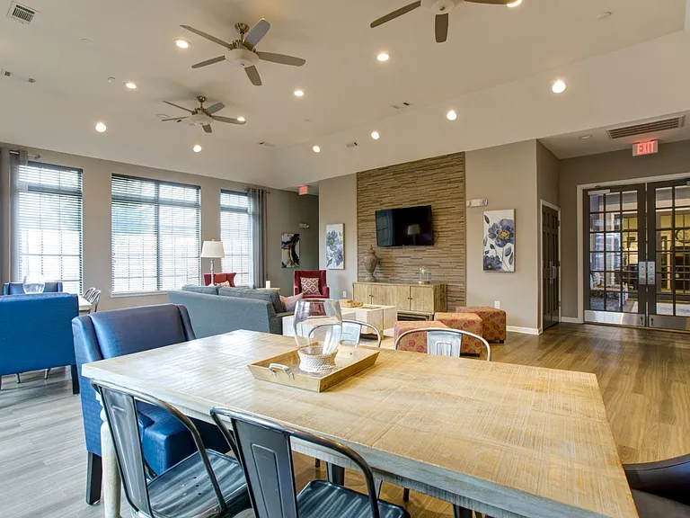 Residences of Gallatin — Photo 12