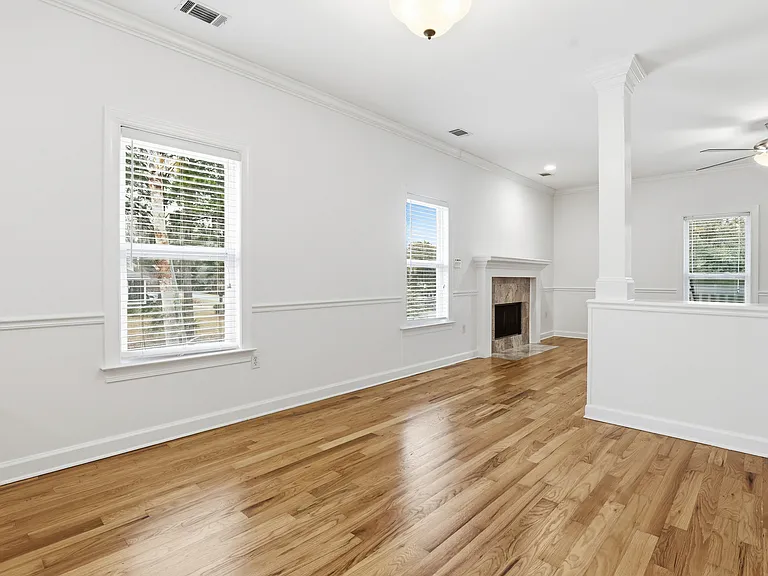 202 Penrose Dr — Photo 11