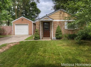 1243 Beechwood St NE, Grand Rapids, MI 49505