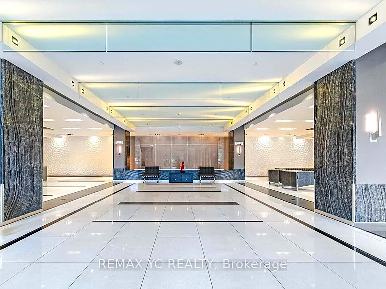 7165 Yonge St #1007 — Photo 19