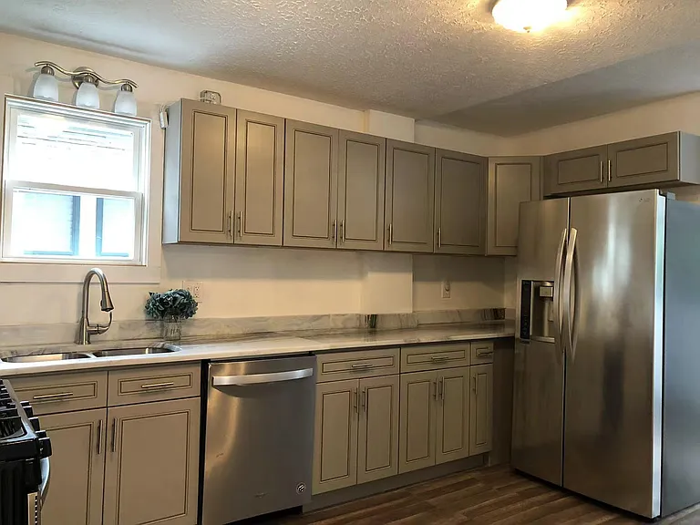 947 Jefferson Ave — Photo 13