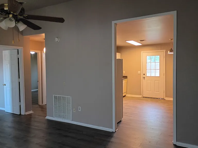 903 Meadowlark Cir — Photo 4