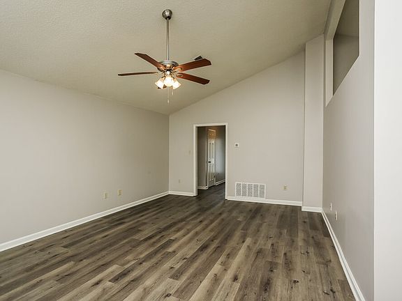 4th image of 7196 Atterbury Cir W