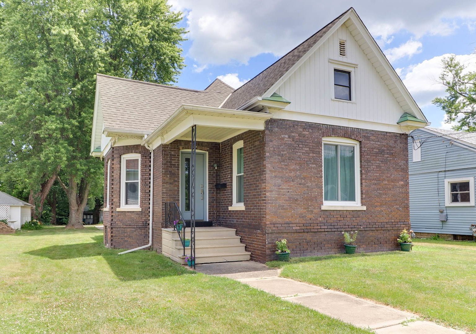 307 S 3rd St Streator Il 61364 Zillow
