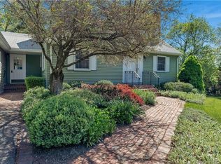 15 Mayfield Ter, East Lyme, CT 06333