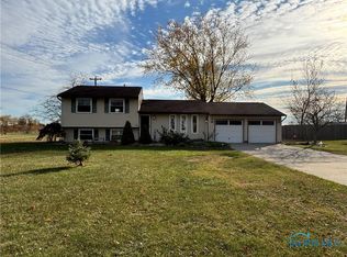 1996 Riverview Dr, Defiance, OH 43512