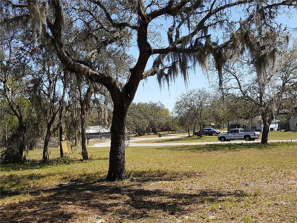 1st image of 2485 Carriage Dr