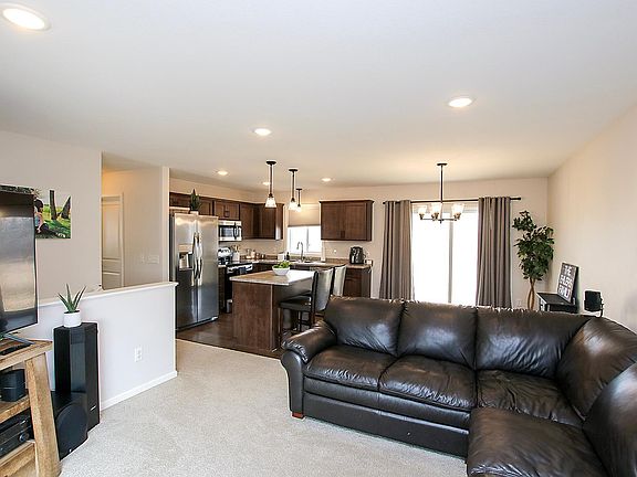 5th image of 1709 Maple Leaf Ln