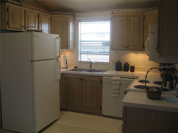 3rd image of 5163 SE 67th Ave
