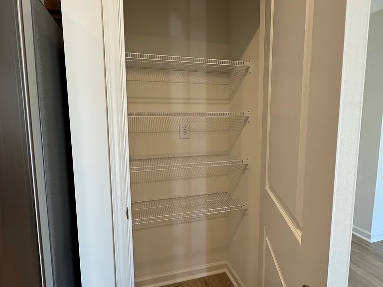 1020 Cunningham Farm Dr — Photo 15