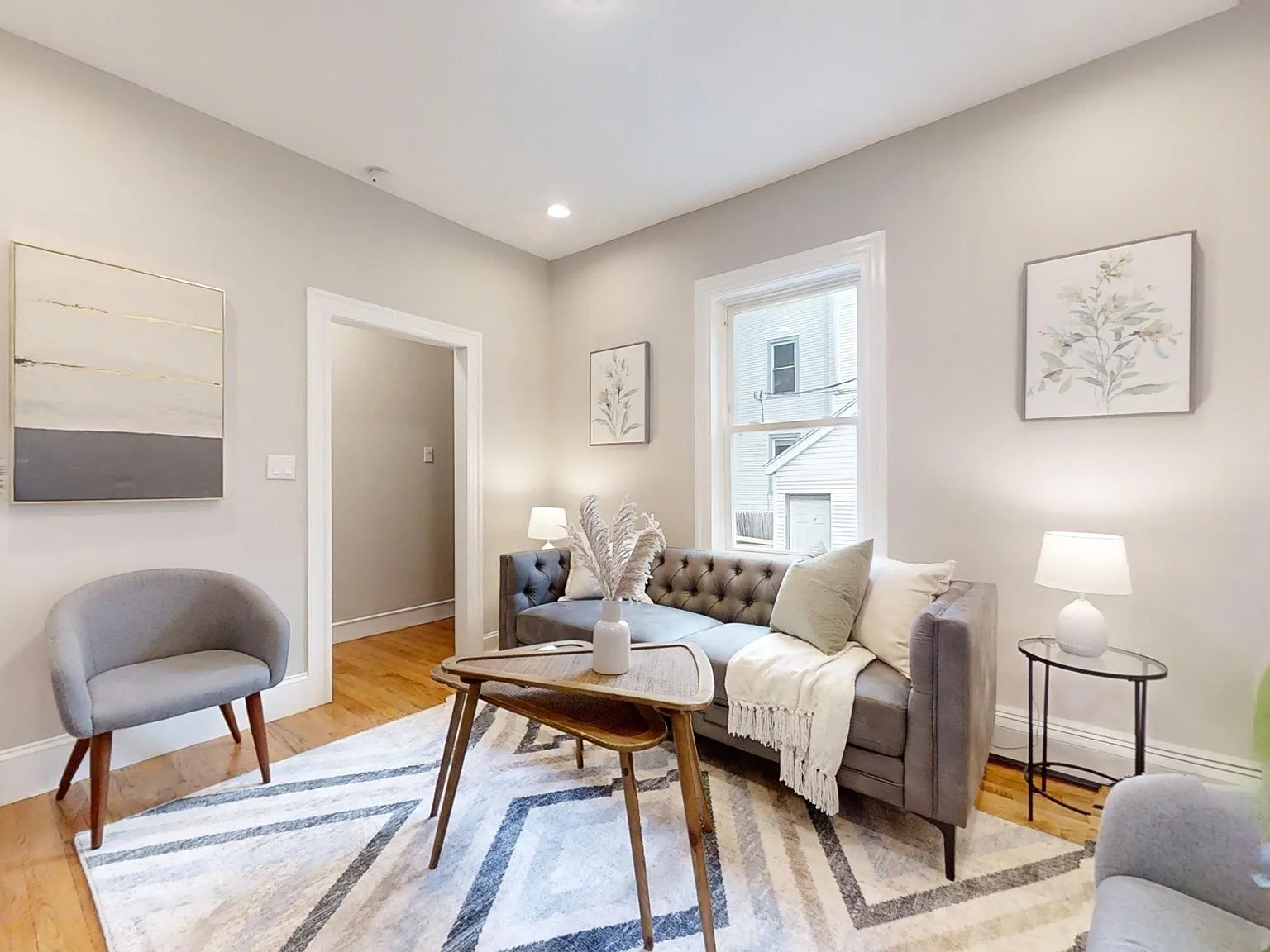 2 bed, 1.0 bath, 640 sqft, $3,000 — Photo 3
