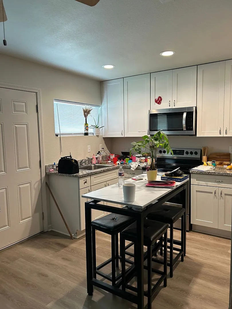 Building Photo - 532-34 Live Oak Blvd