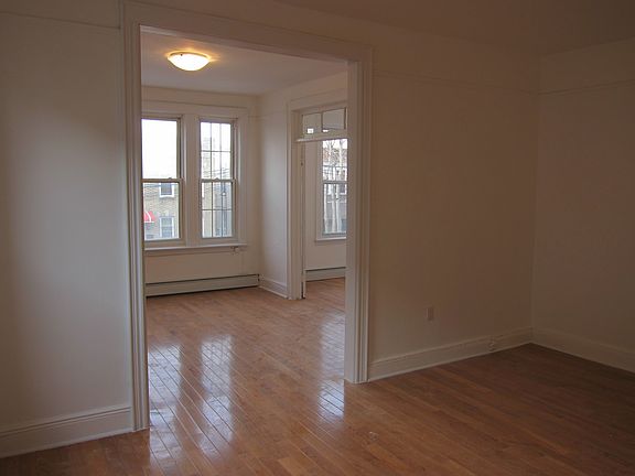 3rd image of 2355 27th St