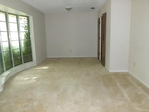 4th image of 109 Wesley Dr