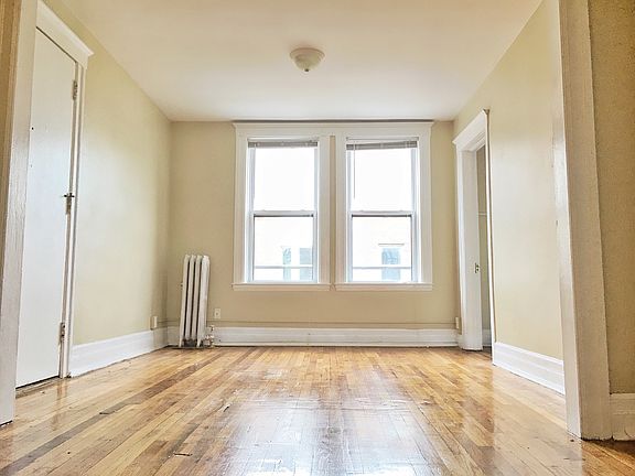 5th image of 1535 W Canfield St #3
