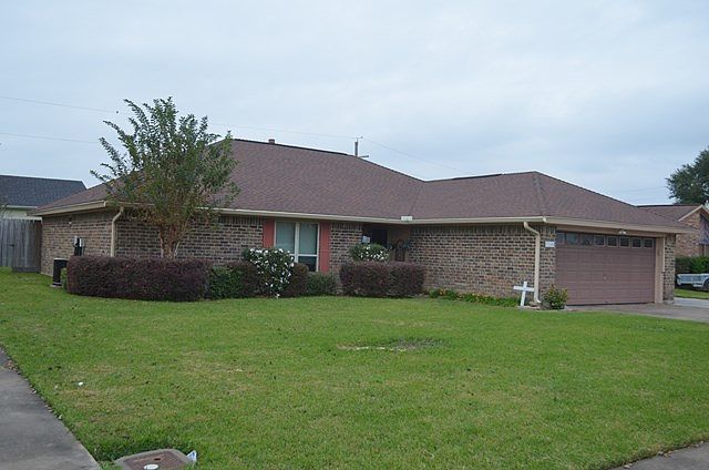 1st image of 3160 Crest Dr
