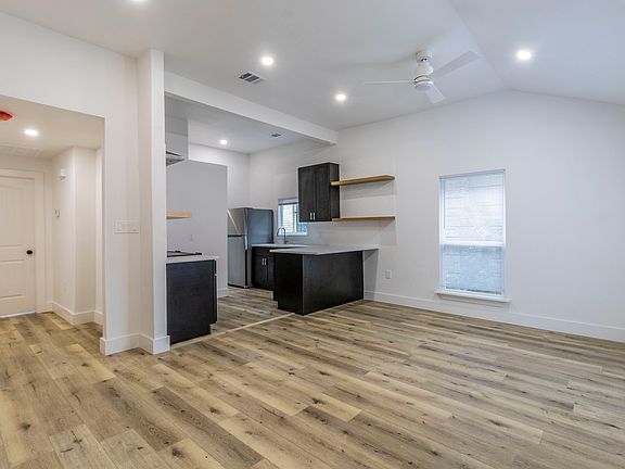 2nd image of 1818 Maryland Ave #1818