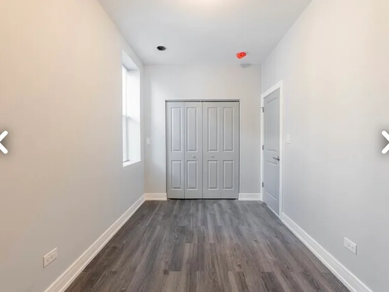 1028 S Oakley Blvd — Photo 8