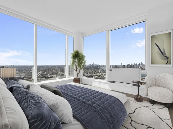 22-44 Jackson Avenue image 3 of 28