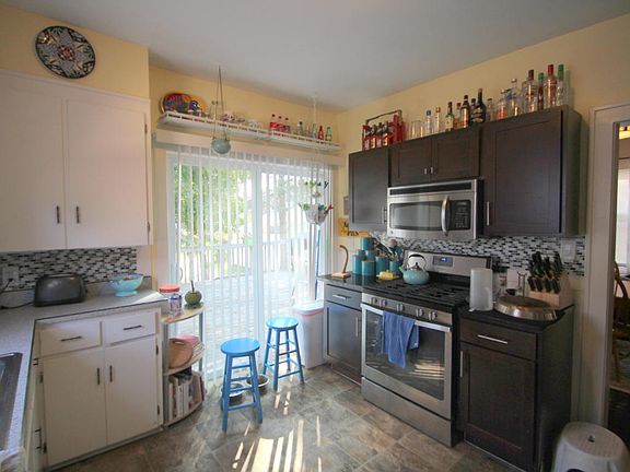 5th image of 1044 Powers Ave NW