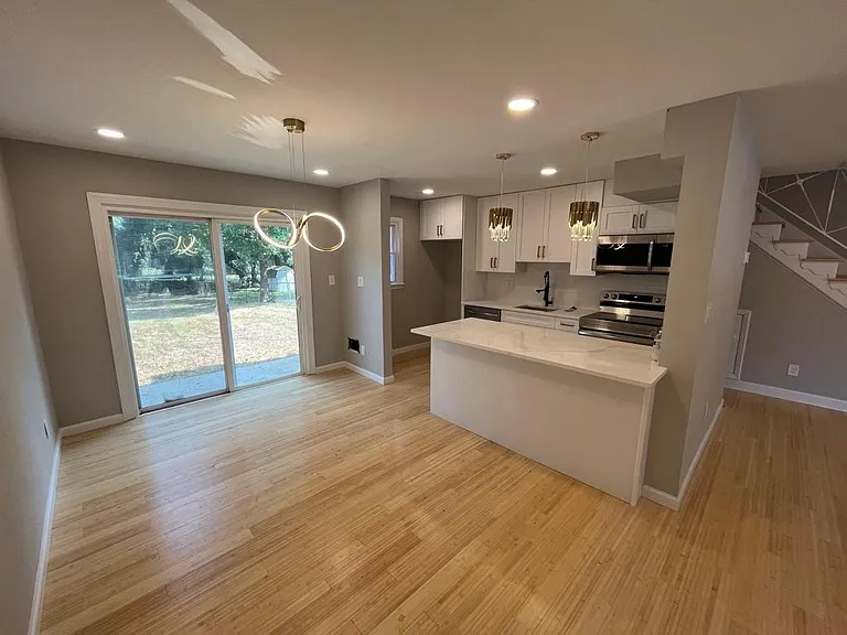 119 Charles Pl — Photo 10