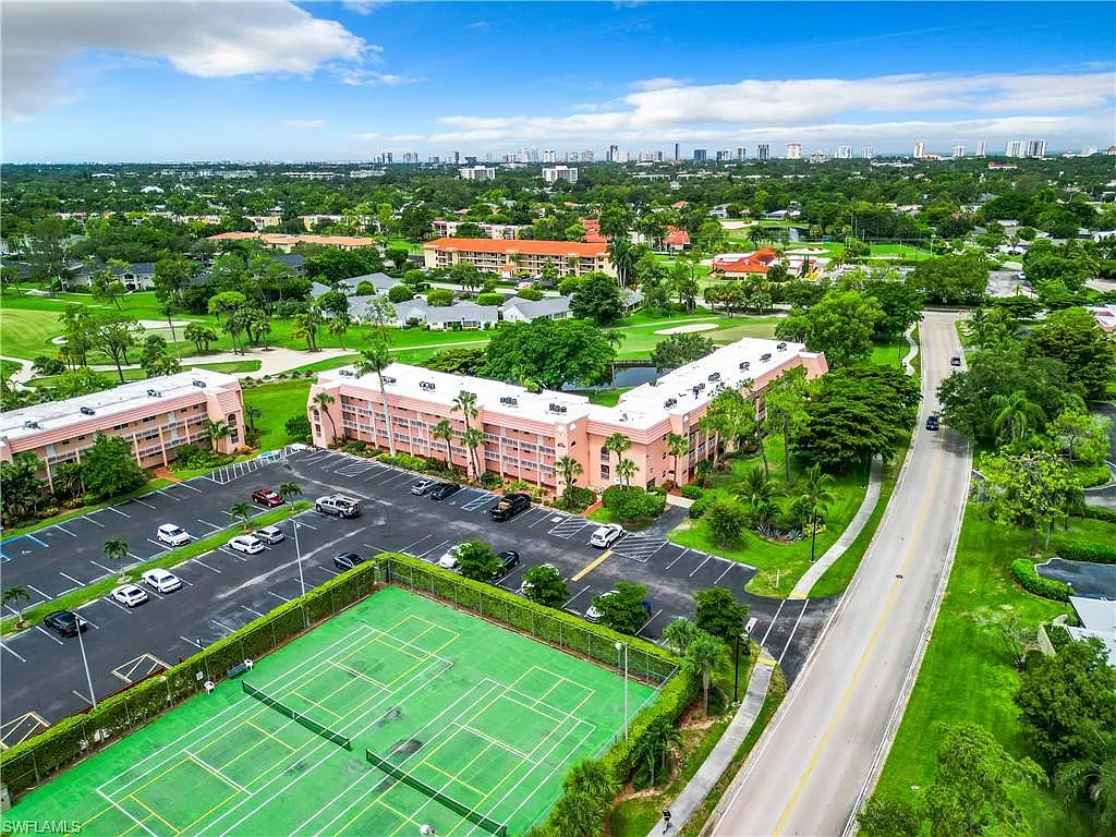 1 bed, 2.0 bath, 842 sqft, $3,100 — Photo 3