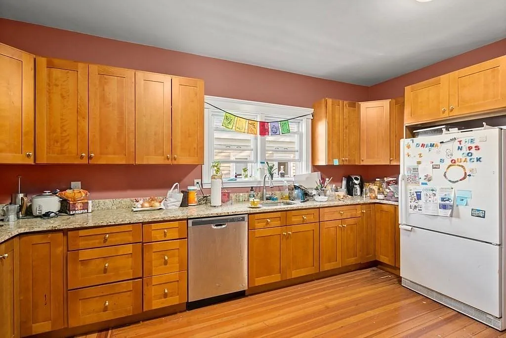 5 bed, $6,500 — Photo 2