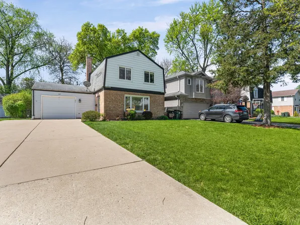 627 E Davis St, Arlington Heights, IL 60005