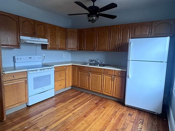 3rd image of 218 Delaware Ave