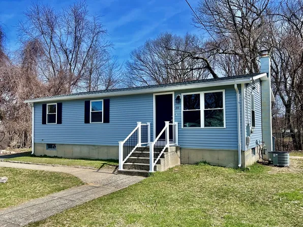 20 Newell St, Chicopee, MA 01013