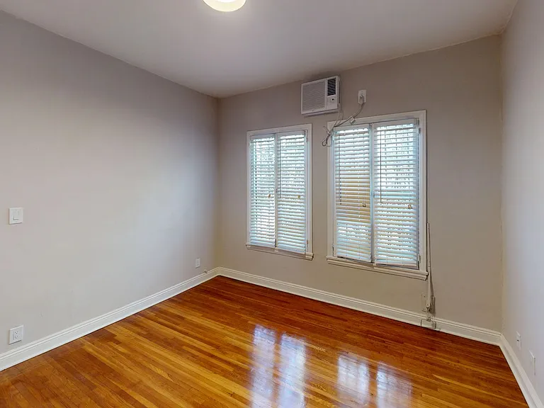 Curson Apartments...Newly remodeled...Brand New Kitchen...CALL NOW!! — Photo 6