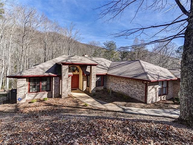 1st image of 121 Foothills Dr