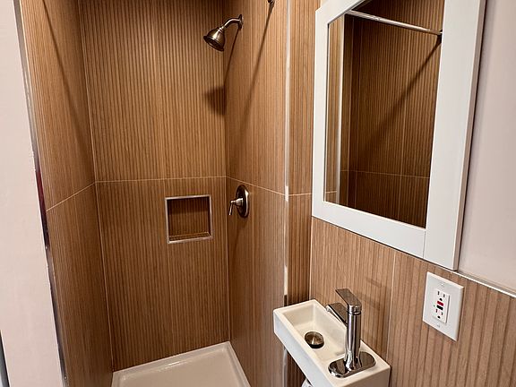4th image of 745 Stewart Ave #3