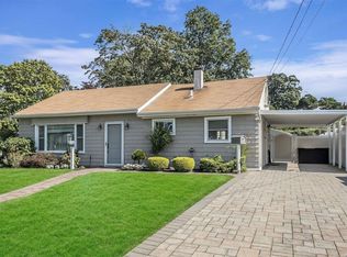 13 Dover Rd, Massapequa, NY 11758