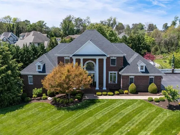 1745 Buckingham Dr, Harrisonburg, VA 22801