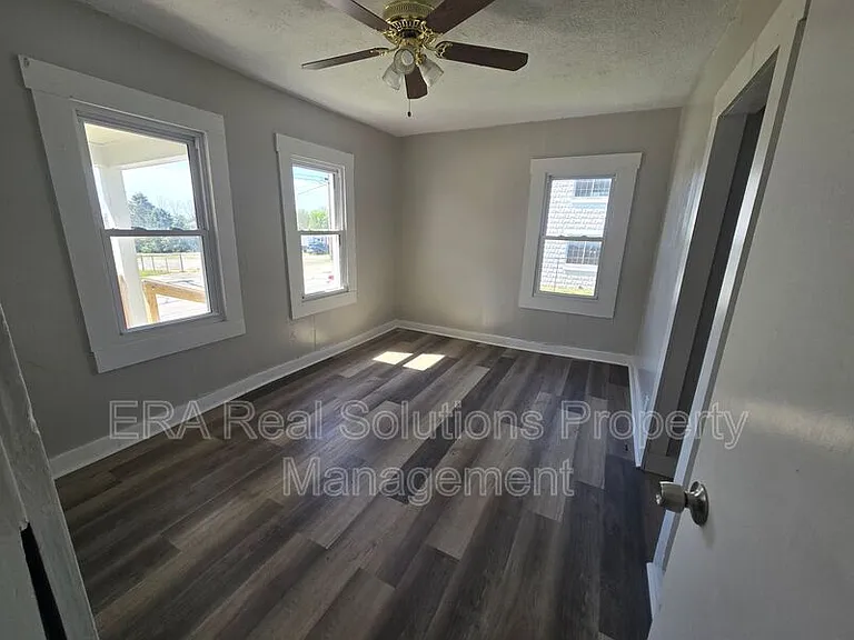 4806 US Highway 62 SW — Photo 8