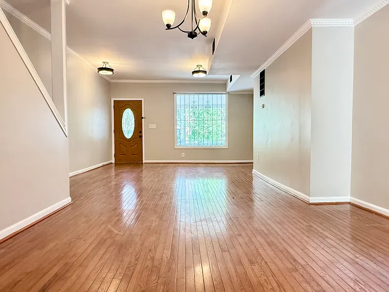 1004 Girard St NW — Photo 6
