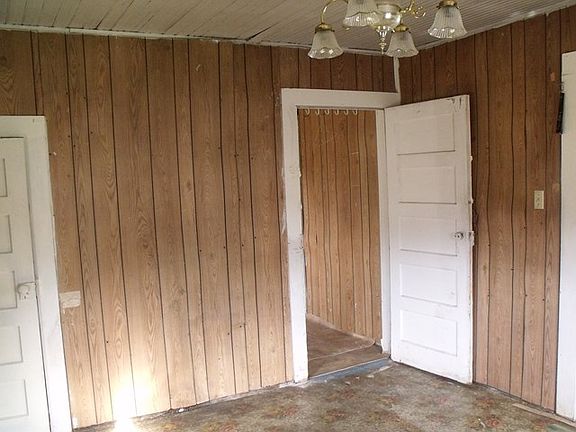 4th image of 817 Olivia Ln