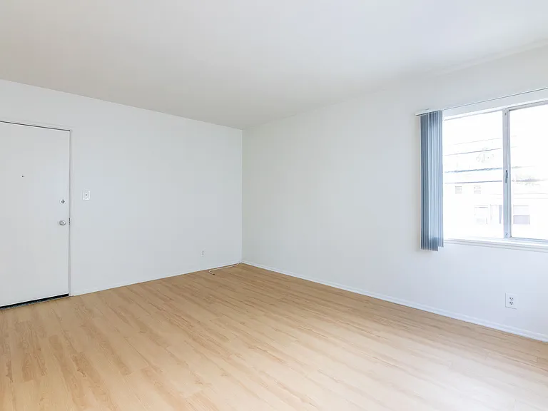 1235 Federal Ave — Photo 14
