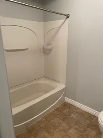 Master shower/tub