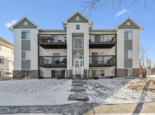 6410 Creekside Dr NE UNIT 2, Cedar Rapids, IA 52402