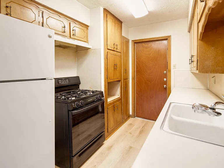 1201 Francis Dr — Photo 7