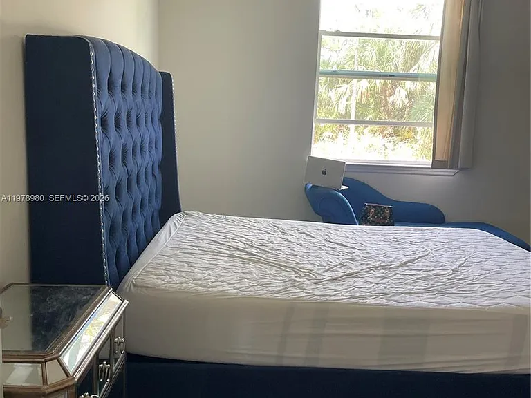 6157 NW Gatun Dr — Photo 4