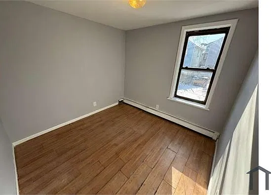 3 bed, $2,200 — Photo 4