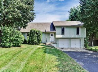 23350 W 53rd Ter, Shawnee, KS 66226