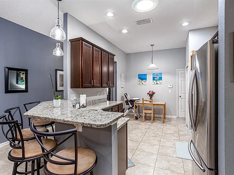 Open Kitchen with Breakfast Bar