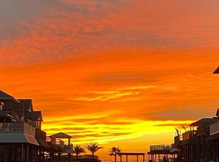 422 Windward Way, Tiki Island, TX 77554