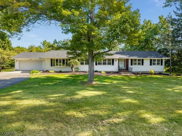 102 Old Farm Rd, Readington Twp., NJ 08889