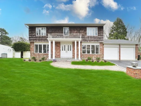 7 Peppermill Court, Commack, NY 11725