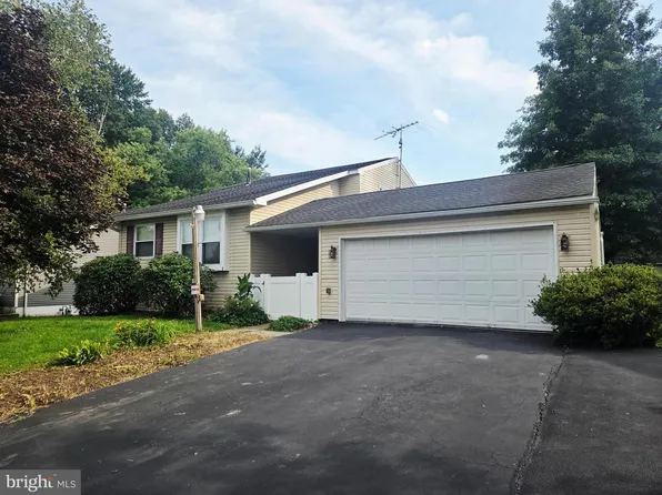 4956 Elderberry Dr, Reading, PA 19606